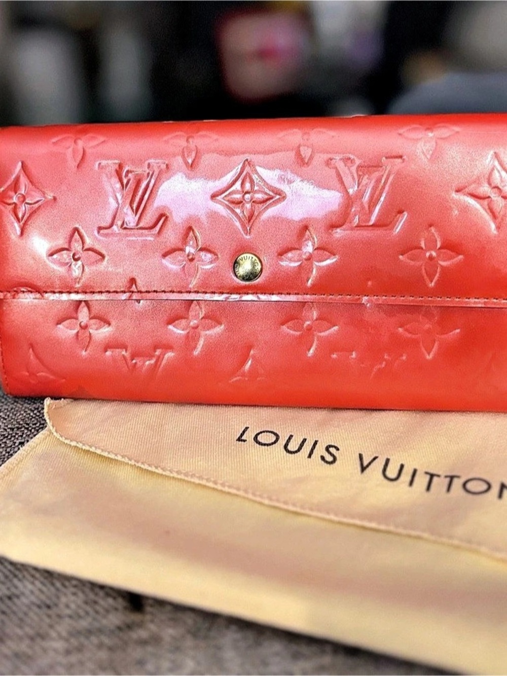 Louis Vuitton Monogram Vernis Sarah Wallet Red